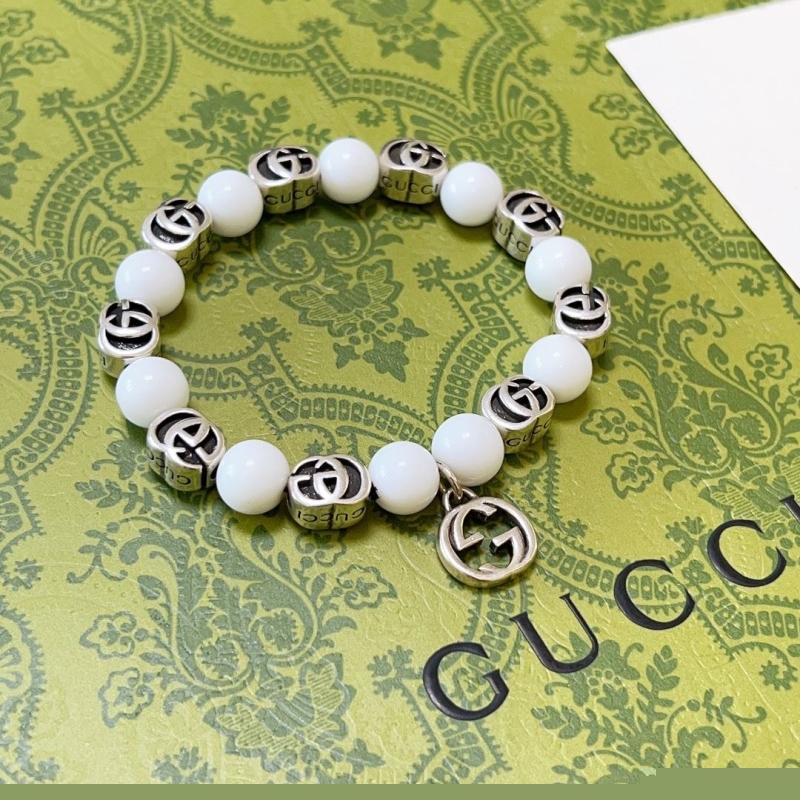 G*u*i bracelets
